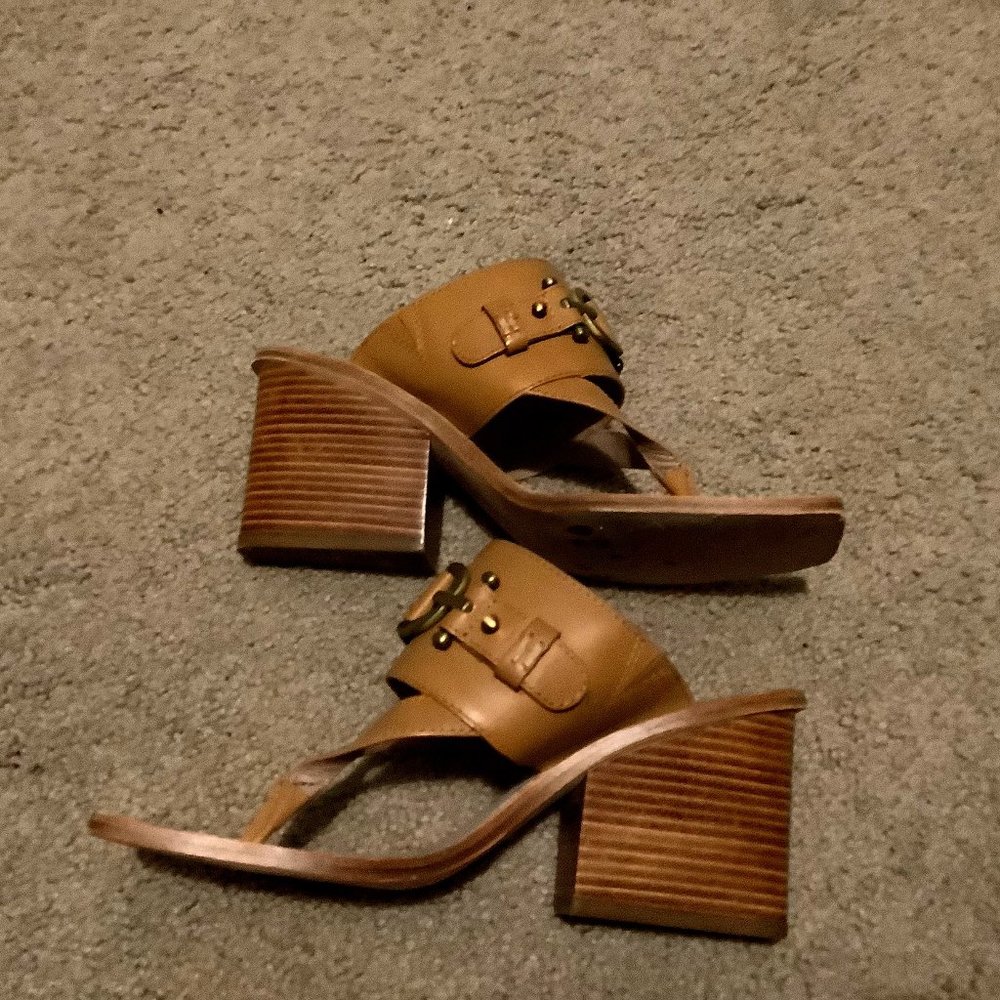 Donald Pliner Sz 6 brown sandal